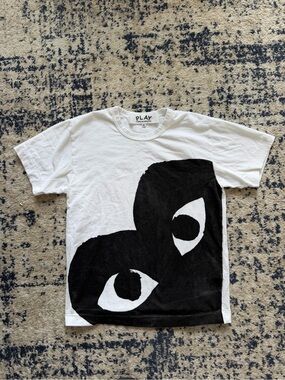 JAPAN SPECIAL EDITION Comme Des Garçons White Graphic Heart-Eye T-Shirt